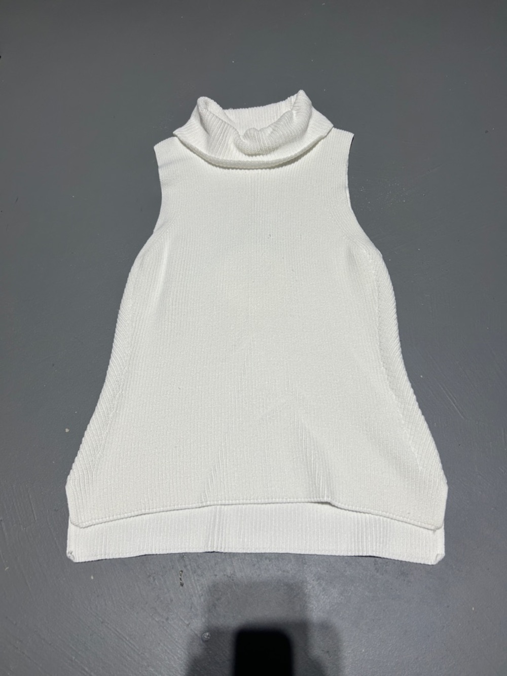 Highline Collective White Turtle Neck Sleeveless Knit Sweater (Women’s Medium)